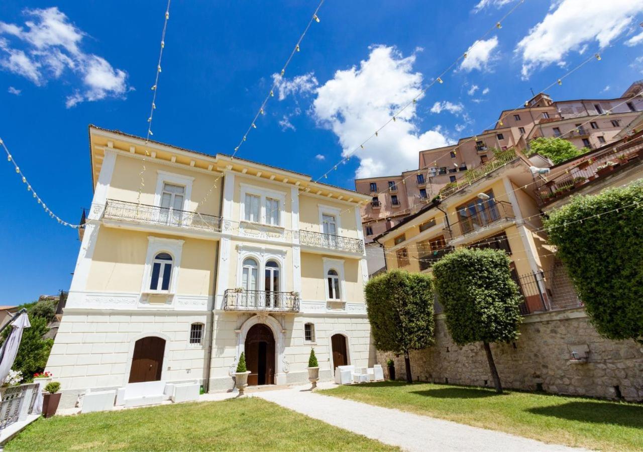 Palazzo Vittoli - Irpinia Apartment Castelfranci Bagian luar foto